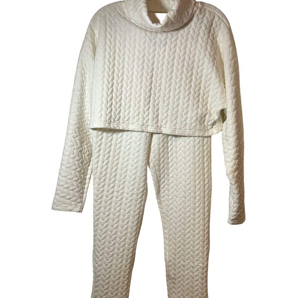 BRAND NEW!!! WHITE Quilted 2PC Cropped Top with Matching Pants